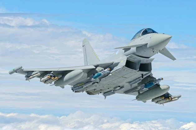 Φτηνά την γλίτωσε ο πιλότος του Ισπανικού Eurofighter που εκτόξευσε πύραυλο AMRAAM στην Εσθονία